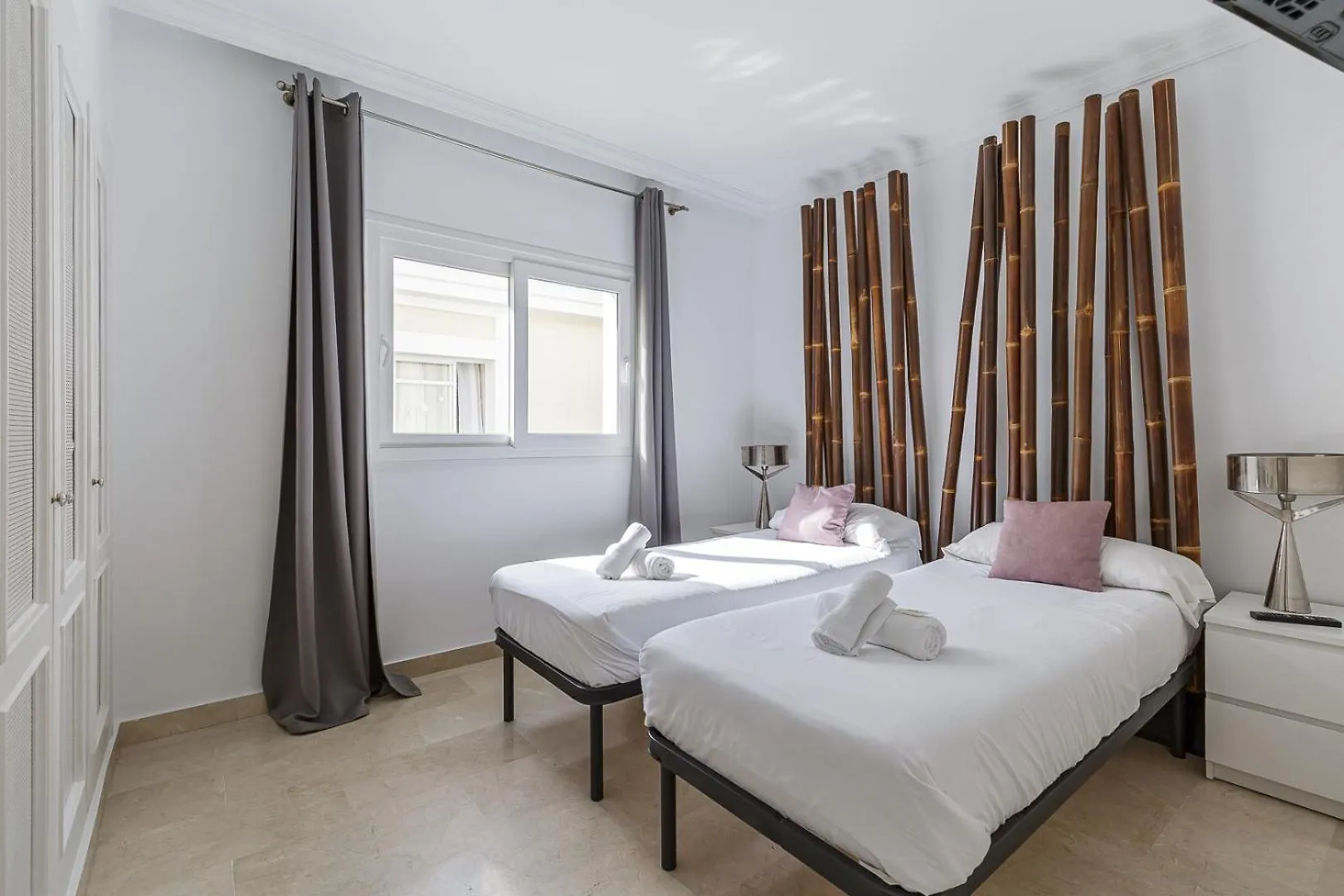 Spacious 2 Bed Duplex In Aloha Gardens Close To Puerto Banus Marbella 0*,