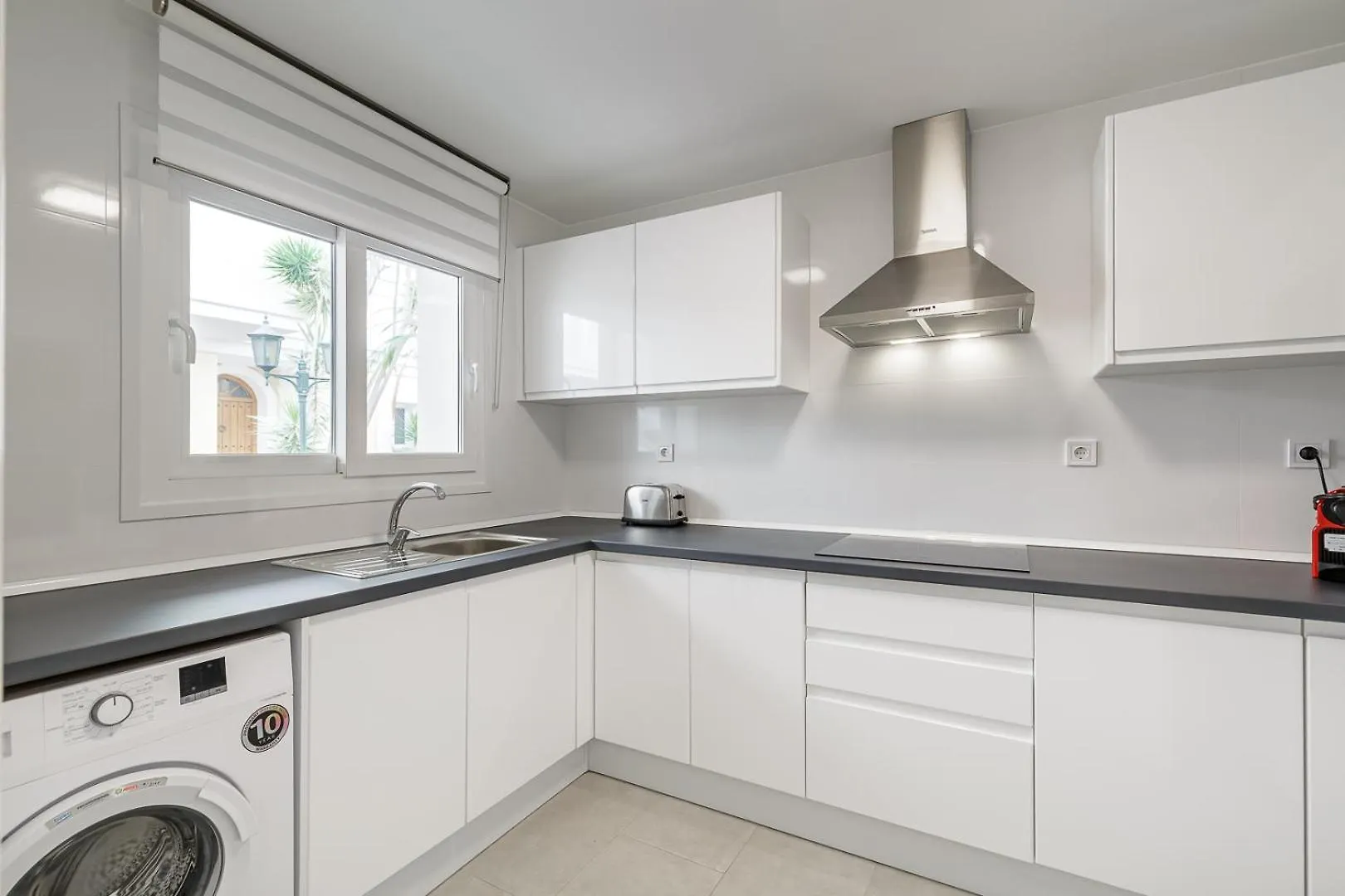 Spacious 2 Bed Duplex In Aloha Gardens Close To Puerto Banus Marbella 0*,